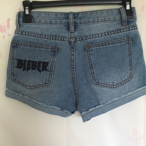 Purpose Tour High Waist short - Picture 2 of 3